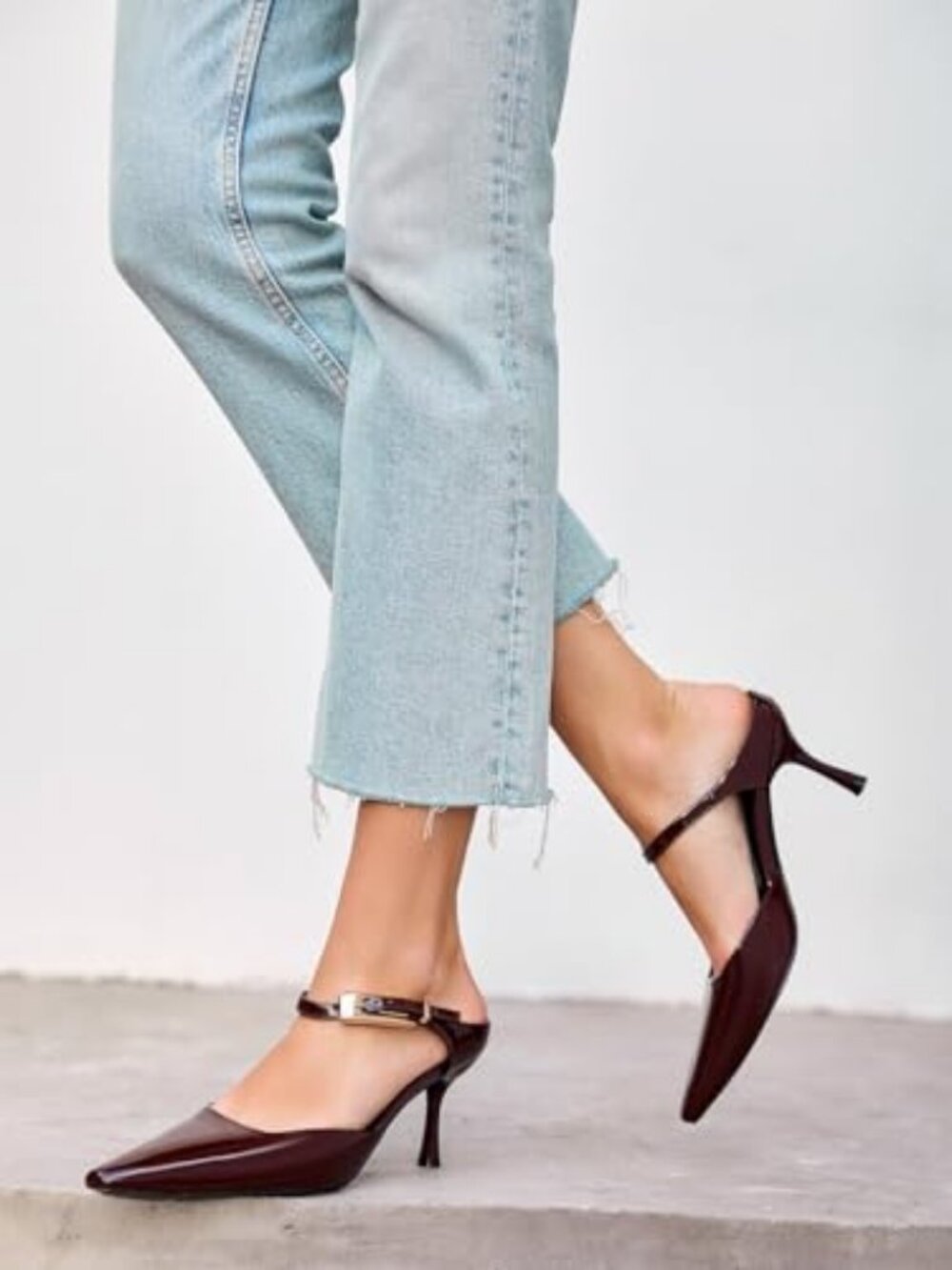 Coutgo Womens High Heels Mules Closed Pointed Toe Kitten Heel Pumps Ankle Buckle